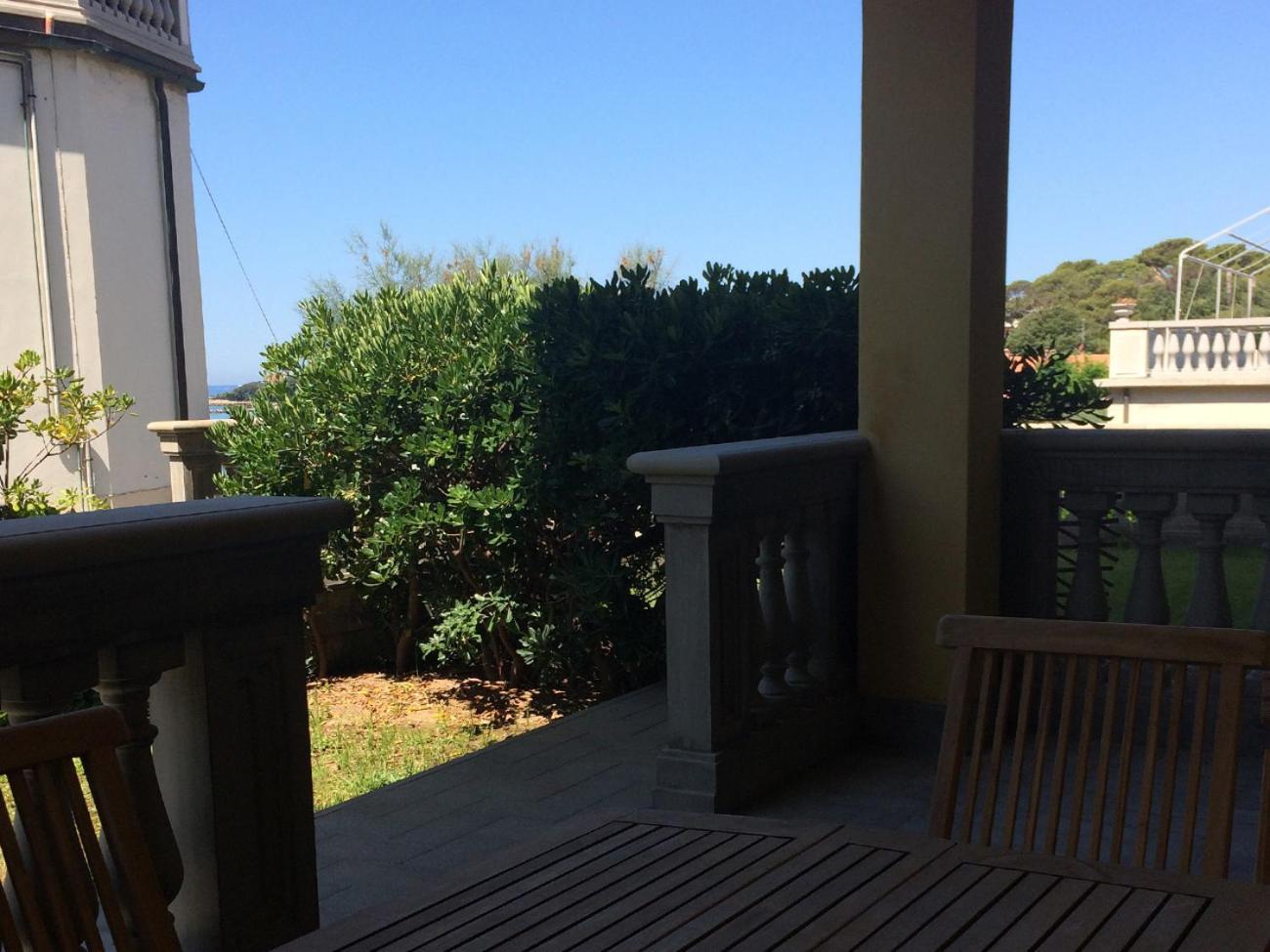 Appartamenti Fronte Mare กัสตีลยอนเชลโล ห้อง รูปภาพ